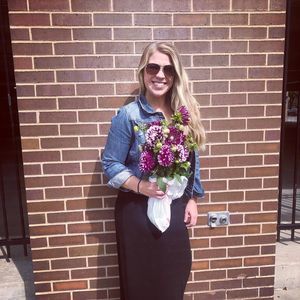 Meet your Posher, Hilary